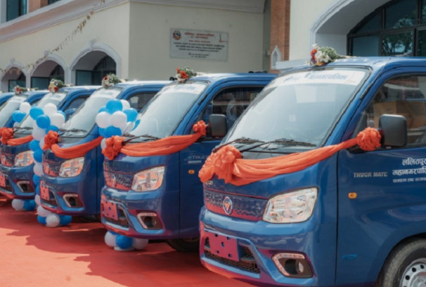 ललितपुरमा फोहोर संकलनका लागि पहिलोपटक विद्युतीय सवारी प्रयोग