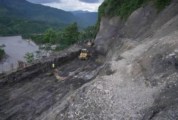 बेत्रावती खण्डमा ट्र्याक खोल्न पैदल यात्रु आवागमनमा कडाइ