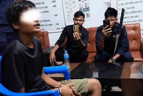 प्रहरीकै मोबाइलबाट लिक भयो आरोपी किशोरको भिडियो, हवल्दारमाथि दुई कसुरमा अनुसन्धान