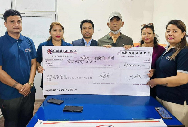 रिलायबल लाइफद्वारा घातक रोगवापत रु.२० लाख बीमा दाबी भुक्तानी