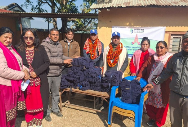 कामना सेवा विकास बैंकद्वारा कोपिला माध्यमिक विद्यालयलाई कुर्सी तथा न्यानो कपडा वितरण