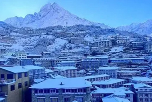 खुम्बु क्षेत्रमा भारी हिमपात, उच्च क्षेत्रमा पर्यटकको आवागमनमा रोक