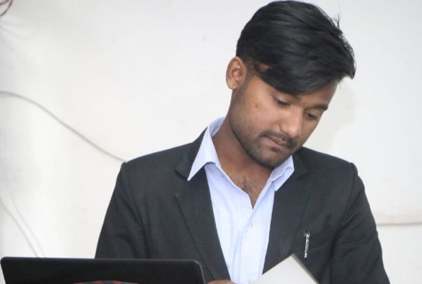 चोलेन्द्र प्रकरणमा माजिदको प्रश्न– ‘थ्रेट दिने पक्राउ नपर्ने, पीडितलाई नै चौकी लैजाने ?’