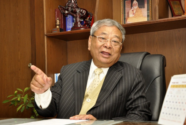 भेट्रान पूर्वबैंकर मानन्धरको निधन