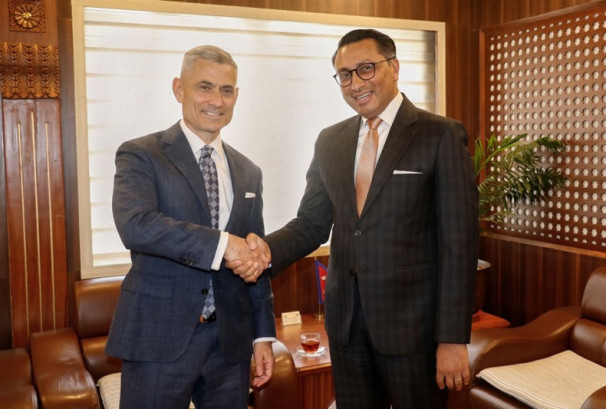 अमेरिकी सहायक विदेश मन्त्रीसँगको भेटमा अर्थमन्त्री वाग्लेले भने, ‘लगानीको अपेक्षा गरेका छौँ’