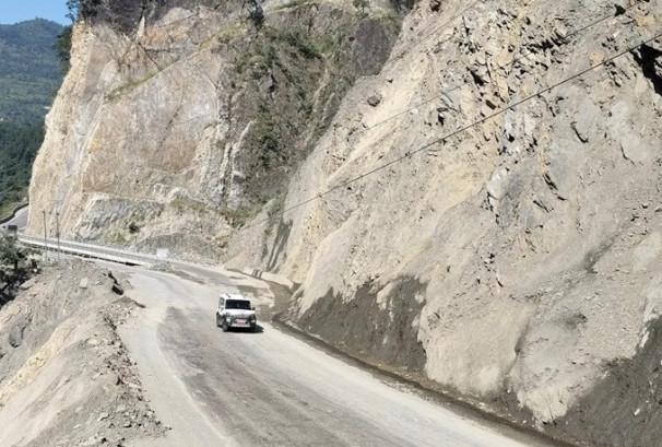 अवरुद्ध काठमाण्डौ–मुग्लिन–नारायणगढ सडकखण्ड पुनः सञ्चालनमा