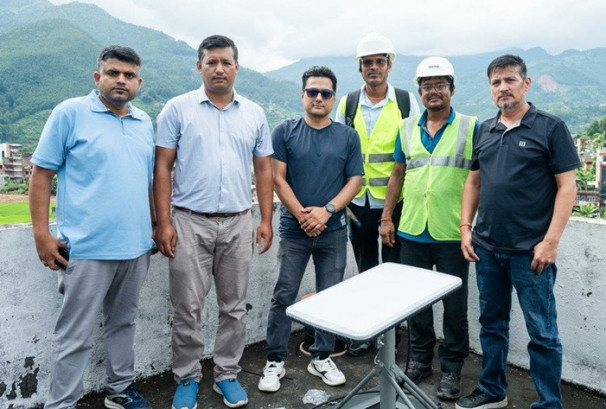 एनसेलले बाढी प्रभावित क्षेत्रमा स्याटलाइट प्रविधिमार्फत सञ्चार सेवा उपलब्ध गराउँदै