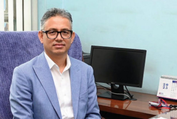 सुशासन’को नारामाथि व्यङ्ग्यः अख्तियारले छानबिन गरिरहेकै व्यक्तिलाई नेपाल एयरलाइन्सको साँचो