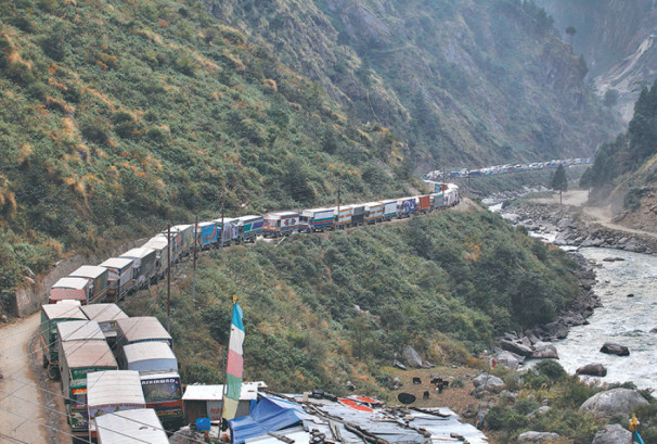 तीन दिनपछि खुल्यो काठमाडौंको ‘आर्थिक लाइफलाइन’, पृथ्वी राजमार्ग दुईतर्फी सञ्चालन