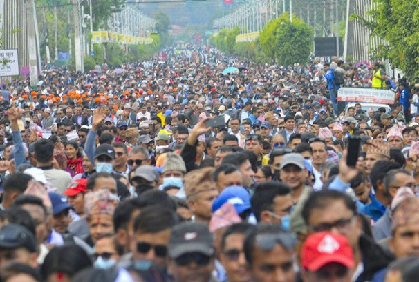 शिक्षक र प्राध्यापकहरूलाई राजनीतिक गतिविधि गर्न पूर्ण रूपमा निषेध गर्ने रास्वपाको वाचा