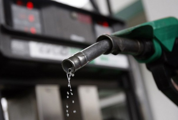 लिटरमै रु. ७ ले घट्यो पेट्रोलको मूल्य