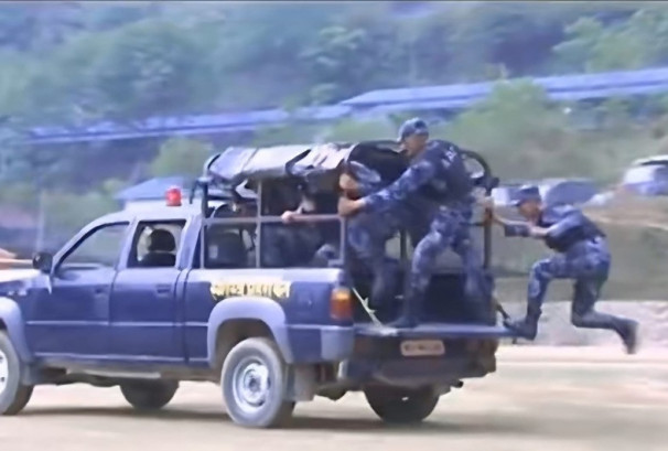 उच्च अदालत पाटनद्वारा पिकअप गाडीमा सिट जडानसम्बन्धी रिटमा कारण देखाउ आदेश