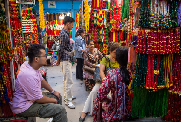 साउनसँगै हरियो चुरा, पोते र मेहन्दीको व्यापार चम्कियो, दैनिक कारोबार दोब्बरभन्दा बढी