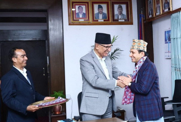 पोखरेलले लिए बीमा प्राधिकरण अध्यक्षको सपथ