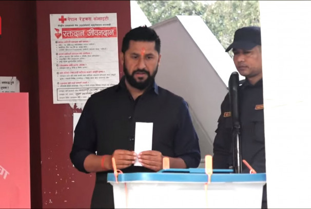 रविले गरे एकाबिहानै मतदान