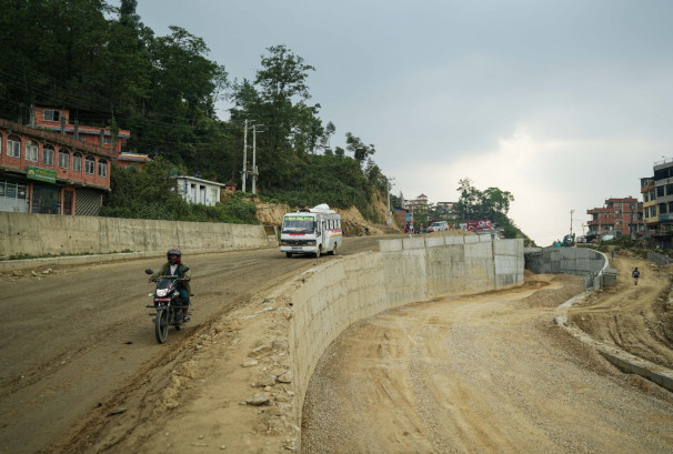 बनेपा बजारमा रोकिएको सडक निर्माण पुनः सुरु, दुई महिनाभित्र कालोपत्रे सक्ने लक्ष्य