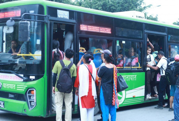 सरकारले नयाँ सार्वजनिक सवारी दर्ता रोक्यो, अर्को सूचना नआएसम्म स्थगित