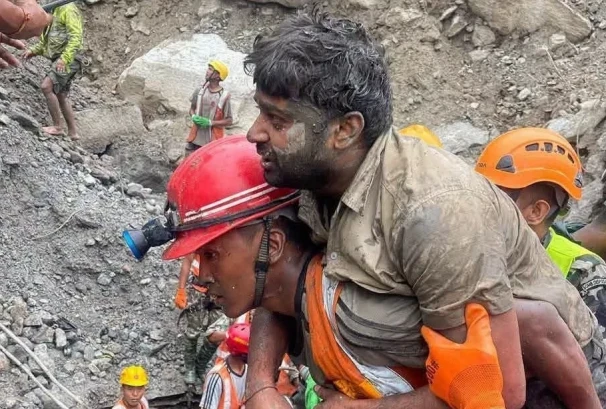 ‘सबैलाई भाग्न भनेँ, आफू निस्कनै पाइनँ’ : १० दिनपछि उद्धार भएका सञ्जय भन्छन्– सुरुङभित्र अझै ४०–५० जना हुन सक्छन्