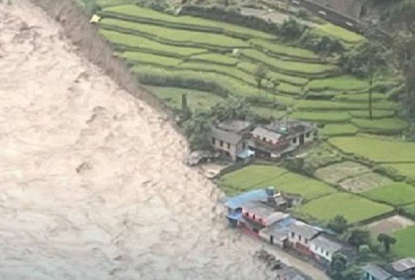 पर्वतमा कालीगण्डकीको बाढीले ६६ घर बगायो, २३ घर उच्च जोखिममा