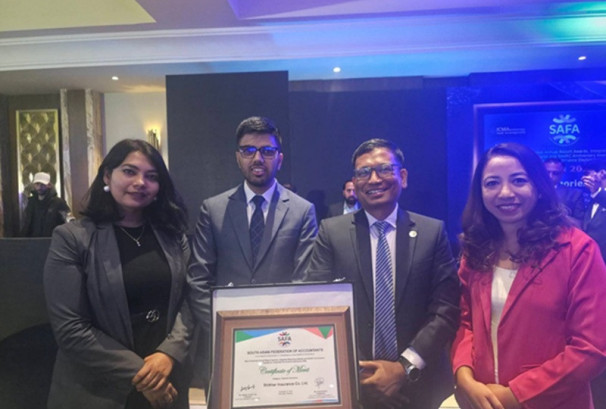 शिखर इन्स्योरेन्सलाई ‘मेरिट प्रमाणपत्र’ प्रदान, यस्तो सम्मान पाउने नेपालकै पहिलो बीमा कम्पनी