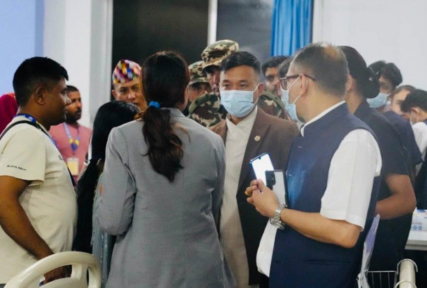 सिरहा घटनाका पीडित परिवारसँग वार्ता गर्न मधेशतर्फ गए गृहमन्त्री