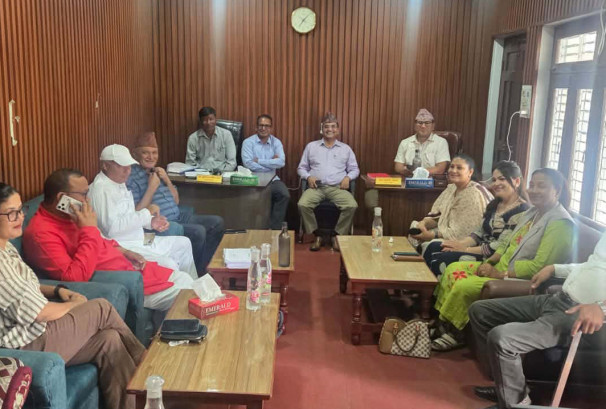 सुदूरपश्चिममा नेकपा संसदीय दलको बैठक जारी, मुख्यमन्त्रीमा दाबी गर्ने तयारी