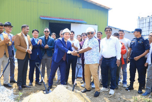 चितवनमा ५६ करोड लगानीमा ‘एसवाई यूपीभीसी’ उद्योगको शिलान्यास