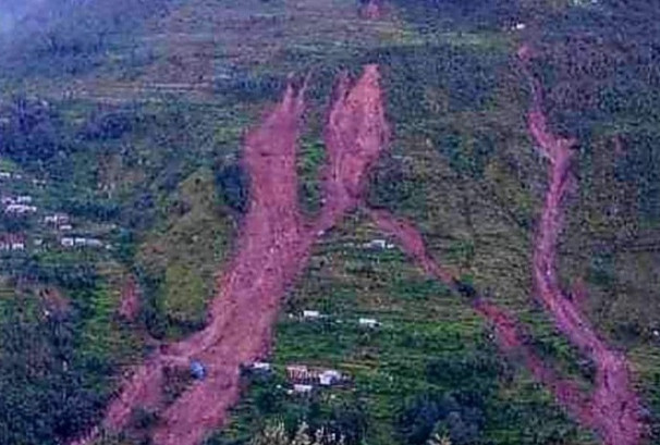 रामेछापमा आएको पहिरोमा परी ११ जना बेपत्ता, ४ घर बगायो