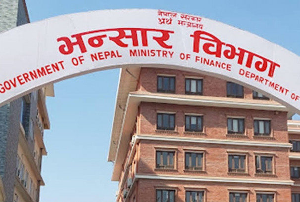 इन्धन आयातमा २.७३ खर्ब खर्च : व्यवसायिक क्षेत्रदेखि अर्थतन्त्रसम्म गहिरिँदो दबाब