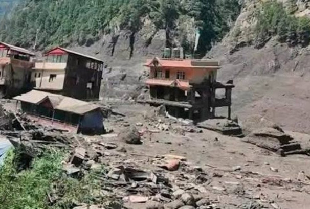 बाढीपछि नुवाकोट र धादिङमा वैकल्पिक सडक सञ्चालन, रसुवा जोड्ने मार्ग पनि खुलाइँदै