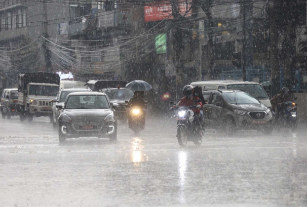 देशभर मौसम अस्थिर, चट्याङ र भारी वर्षाको उच्च जोखिम कायम