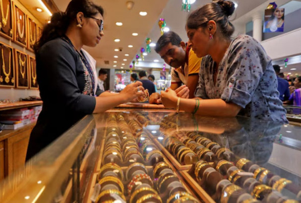 विवाहको मौसम सुरु भएसँगै आकाशियो सुनको भाउ, चाँदीको मूल्य हालसम्मकै उच्च