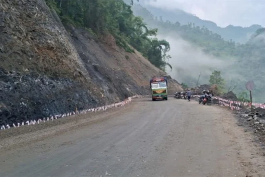 पृथ्वी राजमार्गमा आवागमन सहज बन्दै, आजदेखि सबै सवारीसाधन सञ्चालन हुने