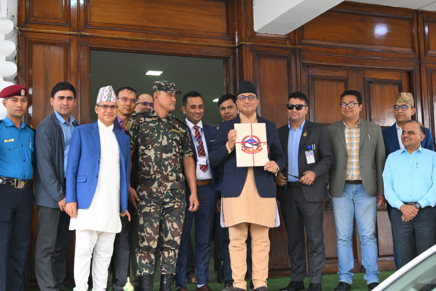 २१ खर्बको बजेट, तर ढुकुटीमा स्रोत अपुग: स्वर्णिमको महत्वाकांक्षी योजना ऋणकै भरमा