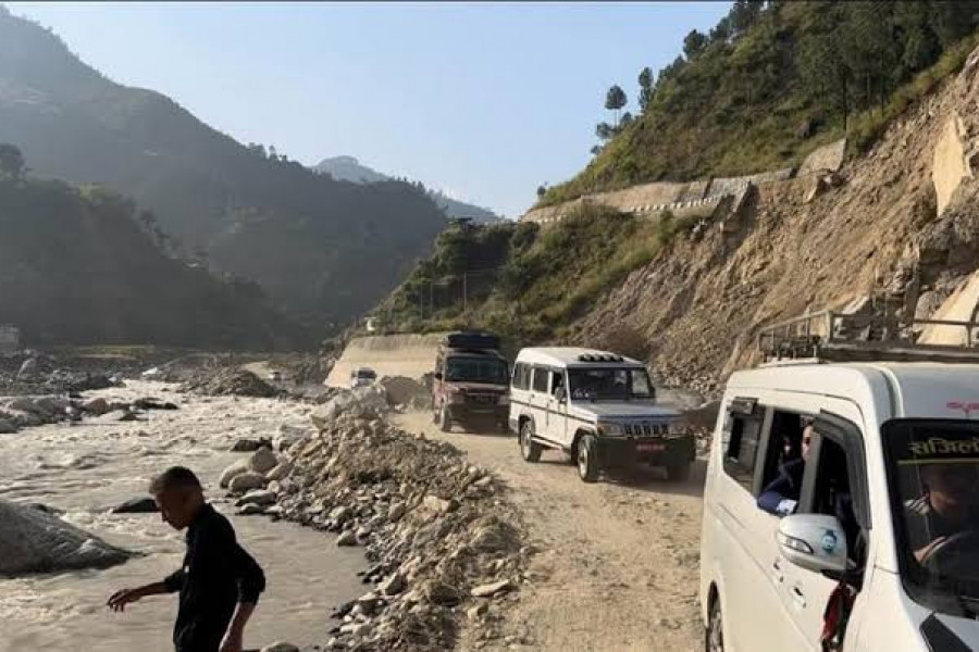 राष्ट्रिय राजमार्ग र सडकहरूको पछिल्लो अवस्था के छ ? कहाँ–कहाँ छ अवरोध ?