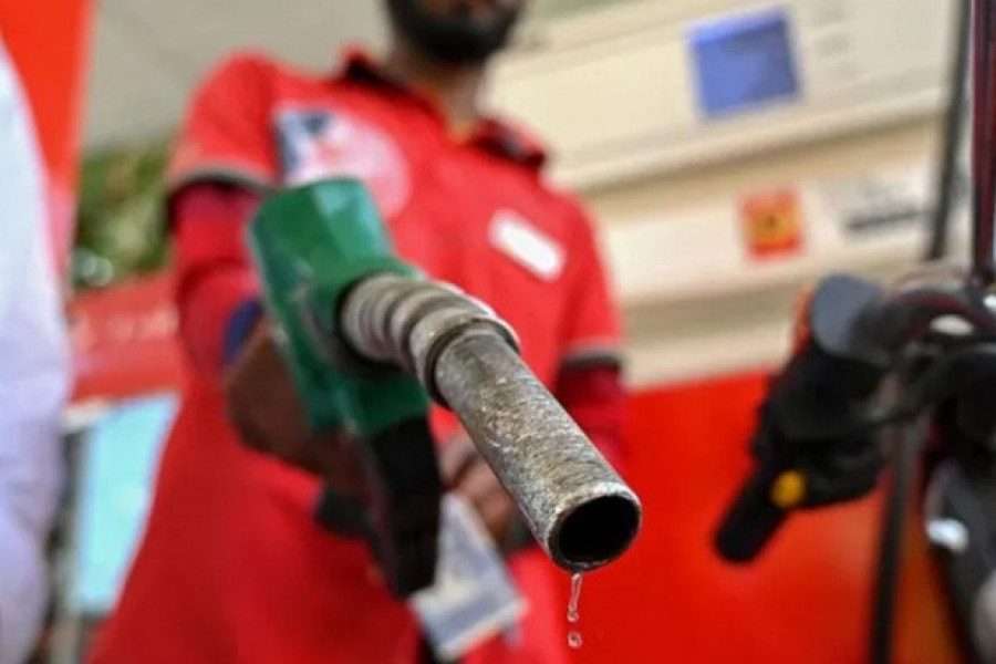 तेलको मूल्य २% बढीले वृद्धि, होर्मुज जलमार्गको तनावले आपूर्ति जोखिम झनै बढ्यो