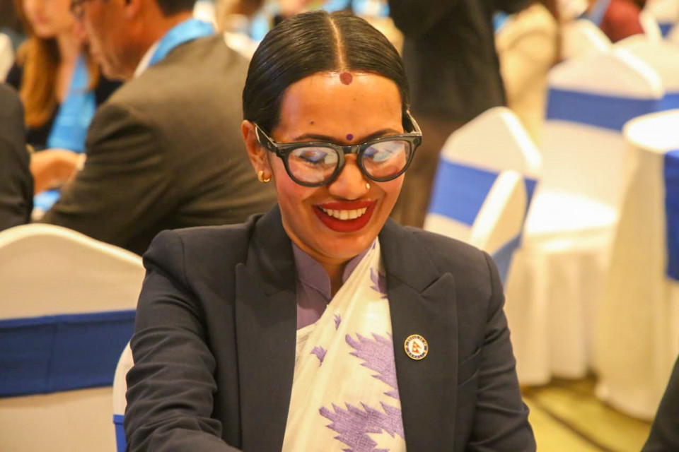 ग्यास अभावबारे सांसद आशिका तामाङ : एक–दुई दिन ढिला हुँदा सरकारमाथि खनिनु आवश्यक छैन