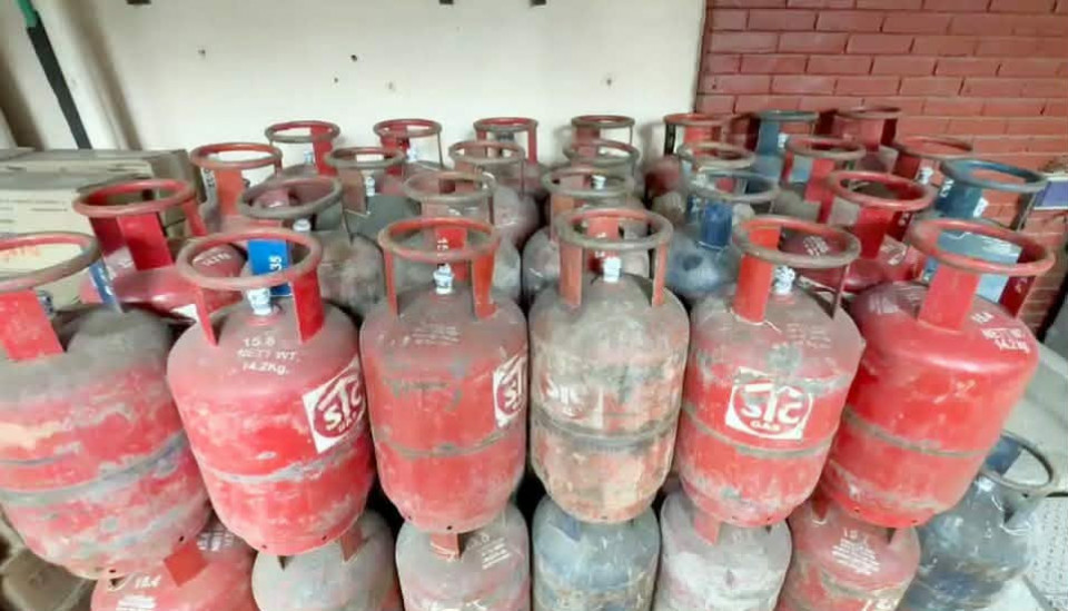 रेडिसन होटलमा छापा, १८४ सिलिन्डर ग्यास लुकाएर राखेको भेटियो