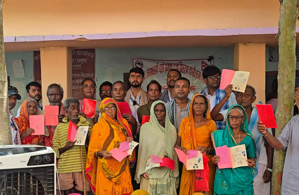 लालपुर्जा वितरण तीव्र, नापजाँच सकिएको १० वर्षपछि धनुषाको मिथिलामा ३१० परिवारले पाए लालपुर्जा