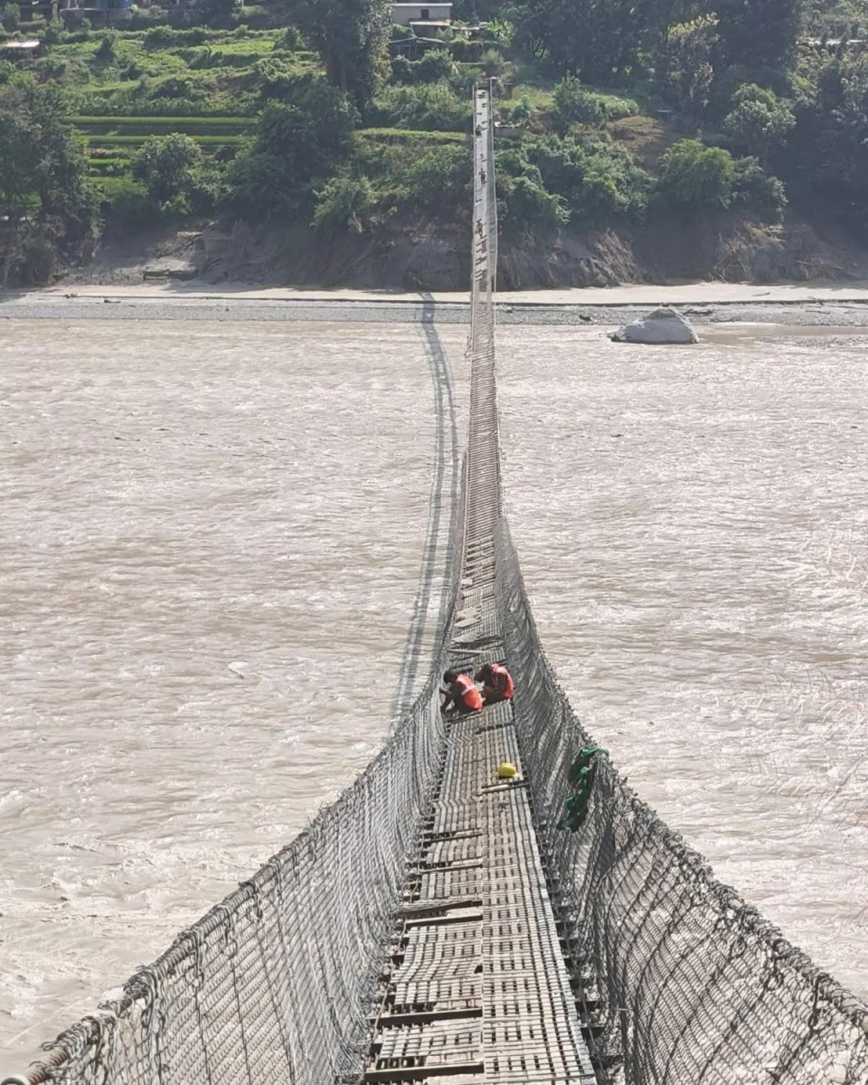 त्रिशूली–मुग्लिन करिडोरका १२ झोलुङ्गे पुलको मर्मत सुरु, असोज २० भित्र सञ्चालनमा ल्याइने