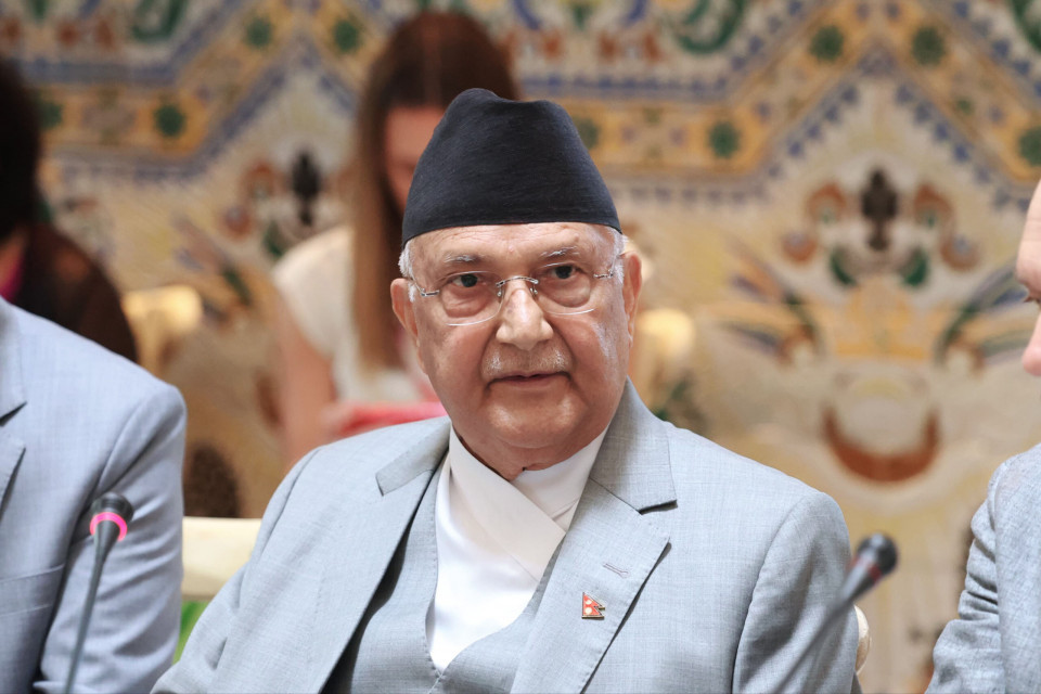 ओलीले फिर्ता गरे दोहोरो सुविधाको सरकारी गाडी