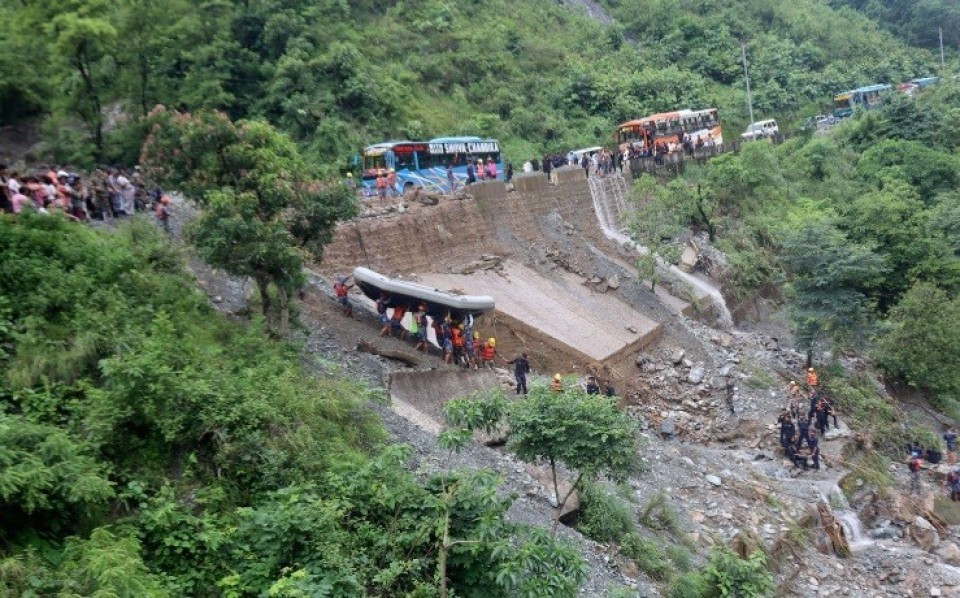 चितवन बस दुर्घटनामा ज्यान गुमाएका र बेपत्ताका परिवारलाई २ लाखका दरले राहत दिन सिफारिस