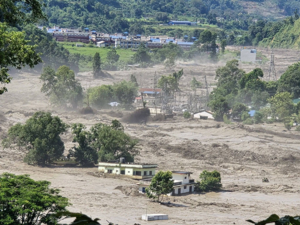 बाढीपीडितका लागि कर्मचारीको तलब कट्टी गरिने, उद्धार कोषमा ३६ करोड योगदान पुग्ने