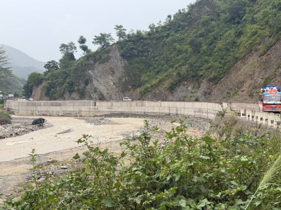 भारी वर्षाको जोखिम, बीपी राजमार्गको ट्रयाक निर्माण रोकिँदै