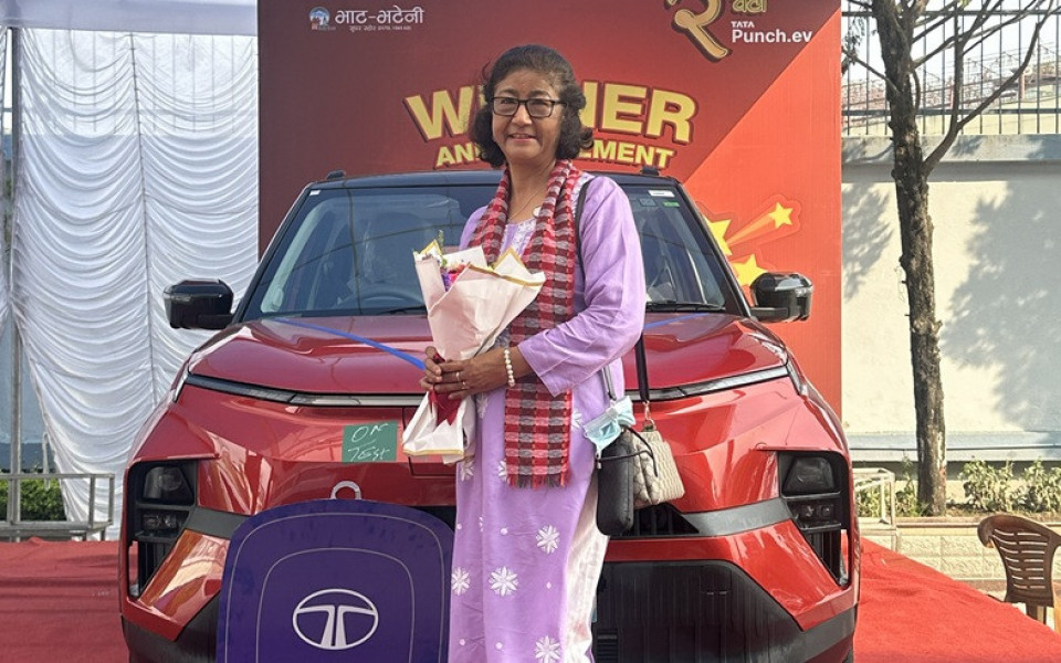 भाटभटेनीमा सामान किनेका दुई जनाले जिते टाटा पन्च ईभी