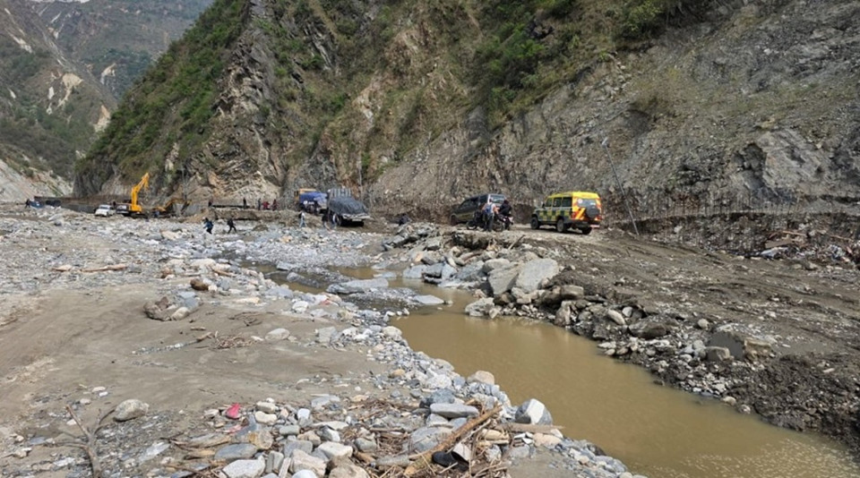 बीपी राजमार्गमा सवारी समय फेरि परिमार्जन, बिहान ४ देखि साँझ ६ बजेसम्म मात्र सञ्चालन