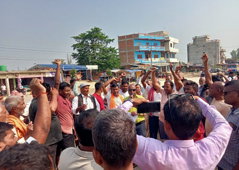 सिरहाको बरियारपट्टीमा छोटी भन्सार कार्यालय हटाइएपछि स्थानीय आन्दोलित