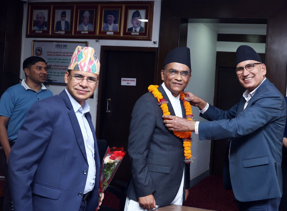 अर्थमन्त्रीसँग गभर्नरको भेट, राष्ट्र बैंकको सुपरीवेक्षकीय क्षमता बढाइने