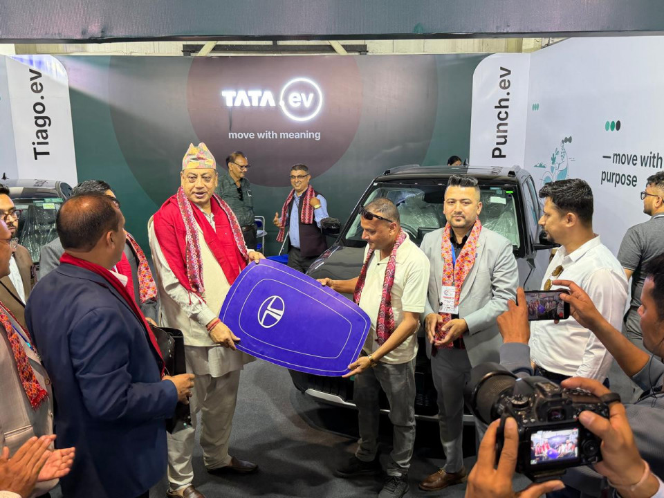 चितवन अटो शोमा टाटा ईभीको दबदबा, टियागो र पन्च हस्तान्तरण