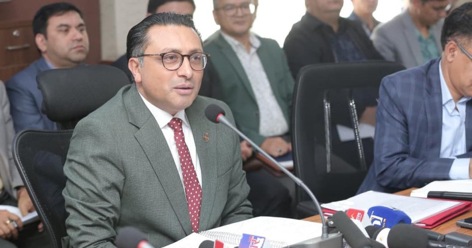 ‘अराजक गतिविधि गर्नेलाई छानीछानी ठोक्नुस्’ : सेबोन अध्यक्षलाई अर्थमन्त्री वाग्लेको कडा निर्देशन